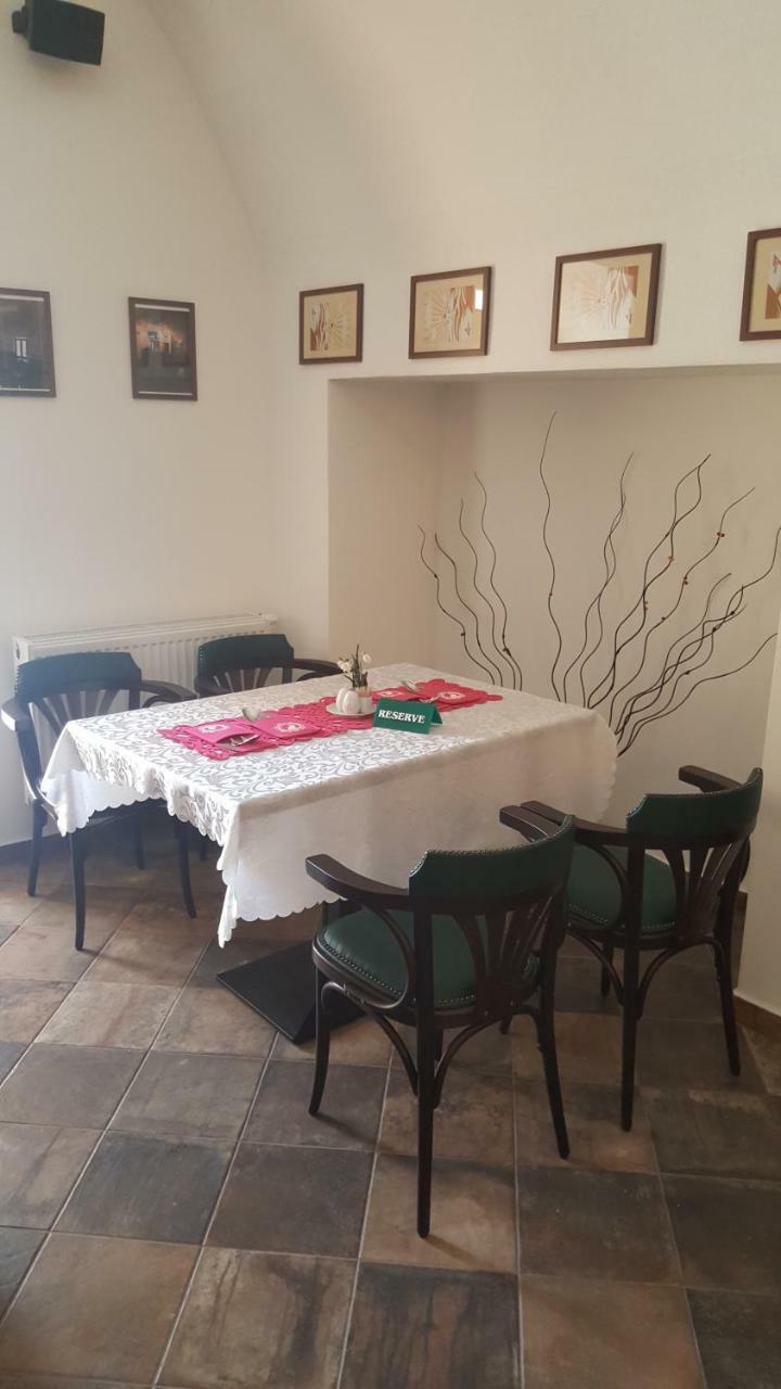 Moldava nad Bodvou Penzion Polovnik מראה חיצוני תמונה